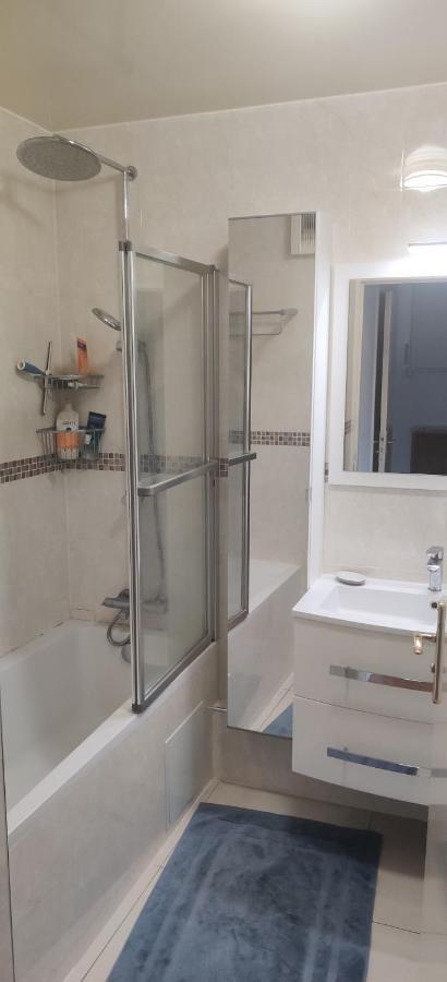 Chambre Chez L'Habitant A 5 Minutes Du Metro Ivry-sur-Seine Bagian luar foto